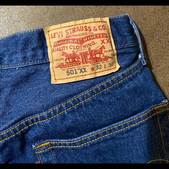 Levi’s 501 XX Jean Shorts Waist 32 Cutoffs Blue Denim - Picture 15 of 15